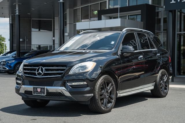 Used 2013 Black Mercedes-Benz ML 350 image 3