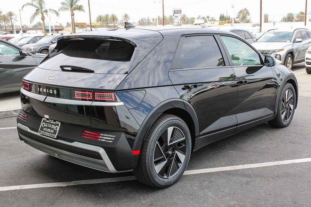New 2026 Black Hyundai SEL image 9
