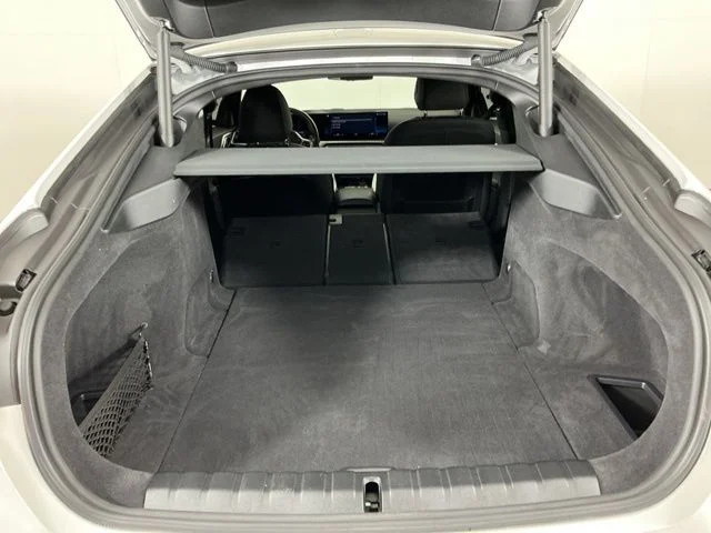 Used 2023 White BMW M50 image 30