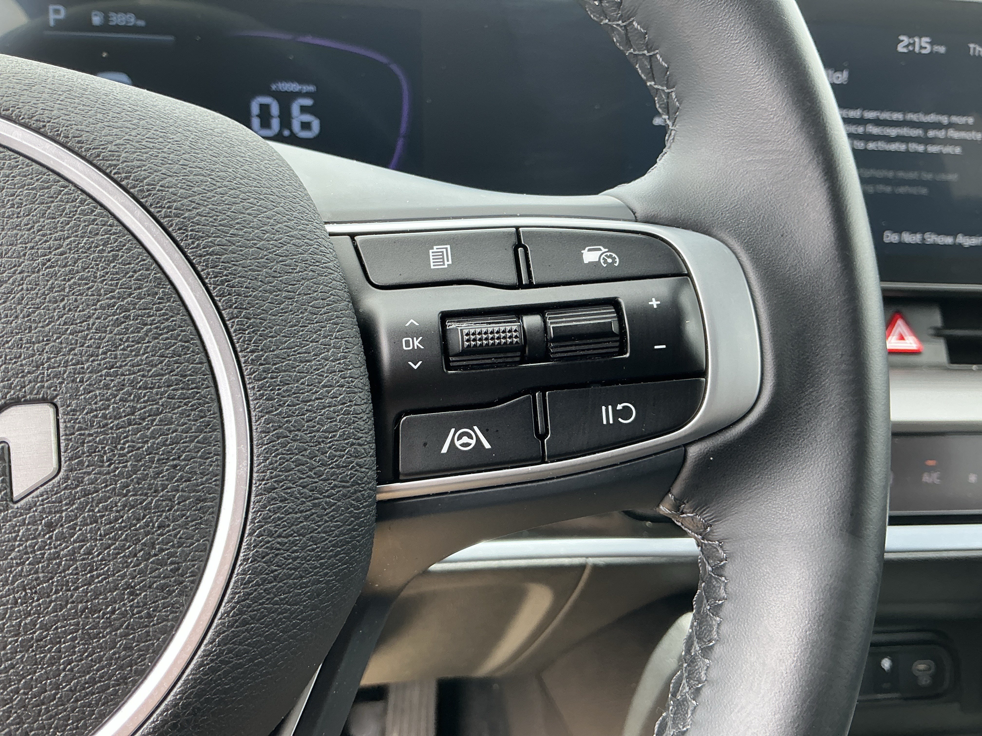 Used 2025 Glacial White Pearl Kia EX image 18