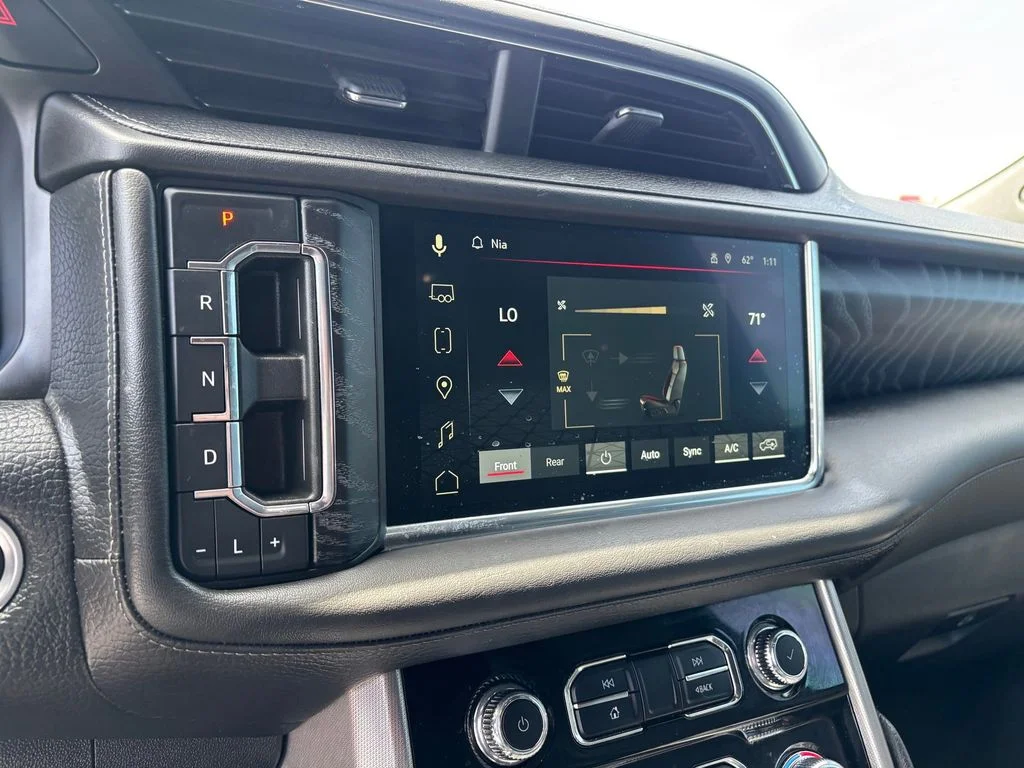 Used 2023 Silver GMC Denali image 19