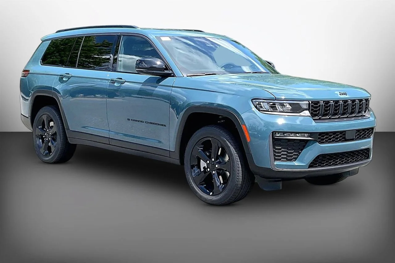 New 2026 Steel Blue Exterior Paint Jeep Limited image 1