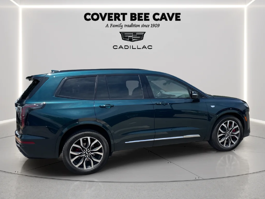 Used 2025 Green Cadillac Sport image 10