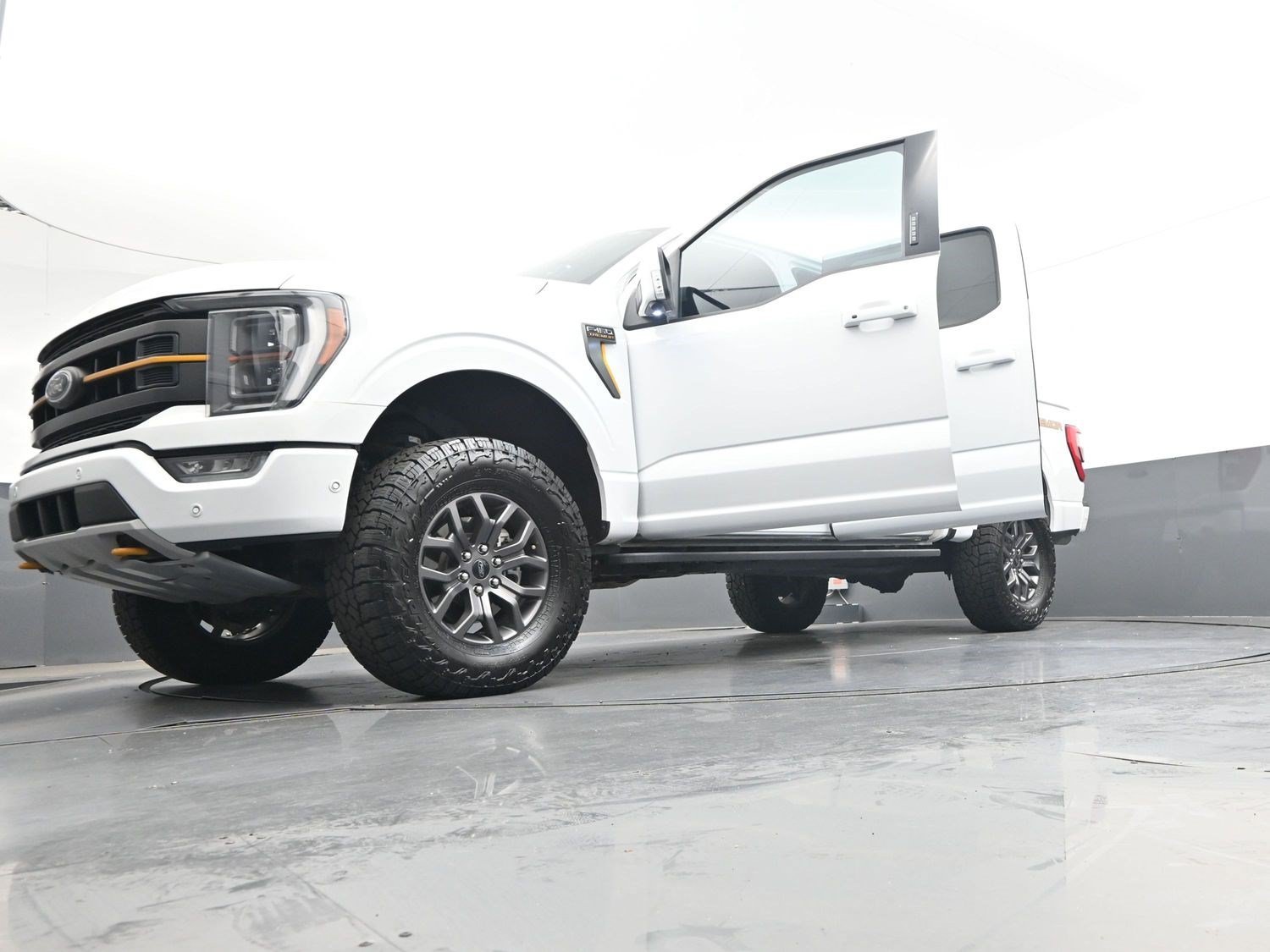Used 2022 Oxford White Ford Tremor image 42