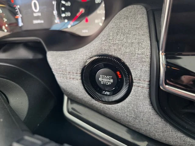 Used 2023 Gray Jeep Latitude Lux image 29