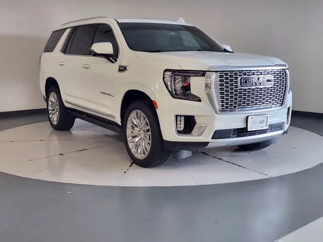 Used 2023 Summit White GMC Denali image 7