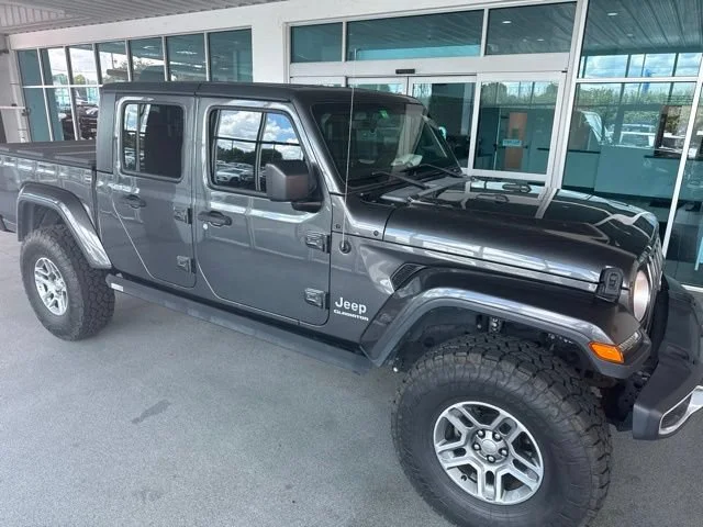 Used 2021 Granite Crystal Metallic Clearcoat Jeep Overland image 5