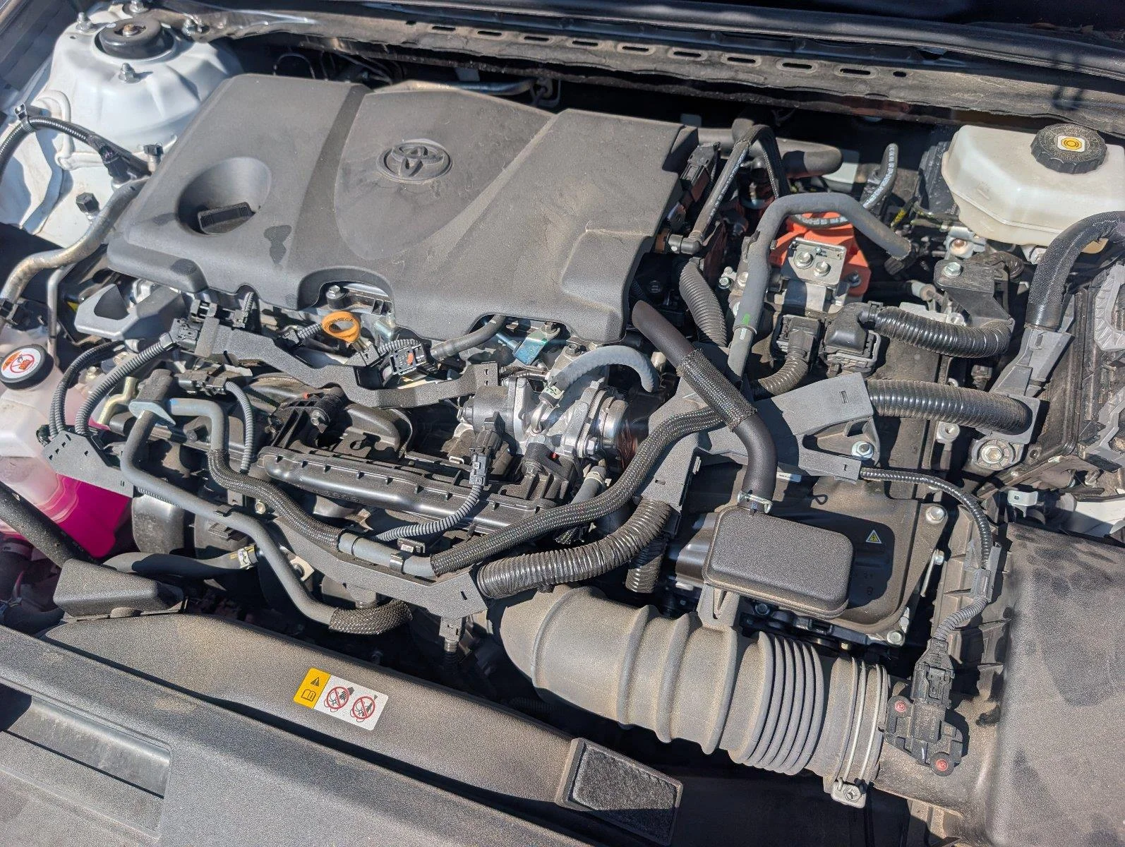 Used 2025 Ice Cap Toyota LE image 12