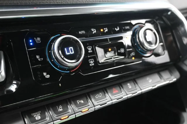 Used 2025 Sterling Metallic GMC Denali image 17