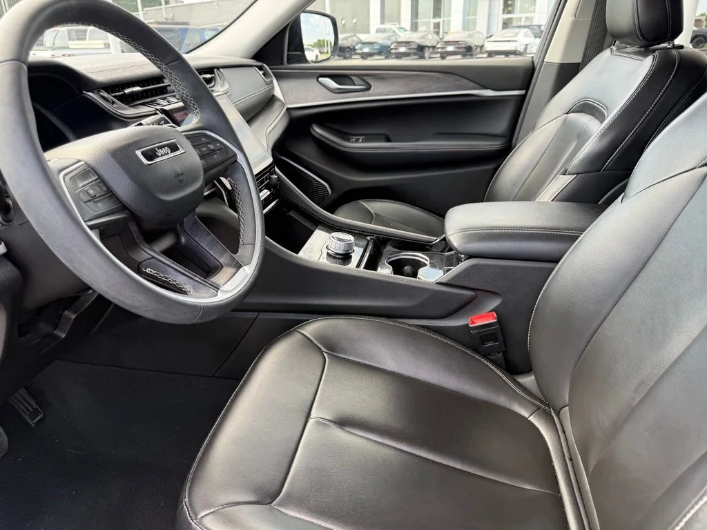 Used 2023 Gray Jeep Limited image 20