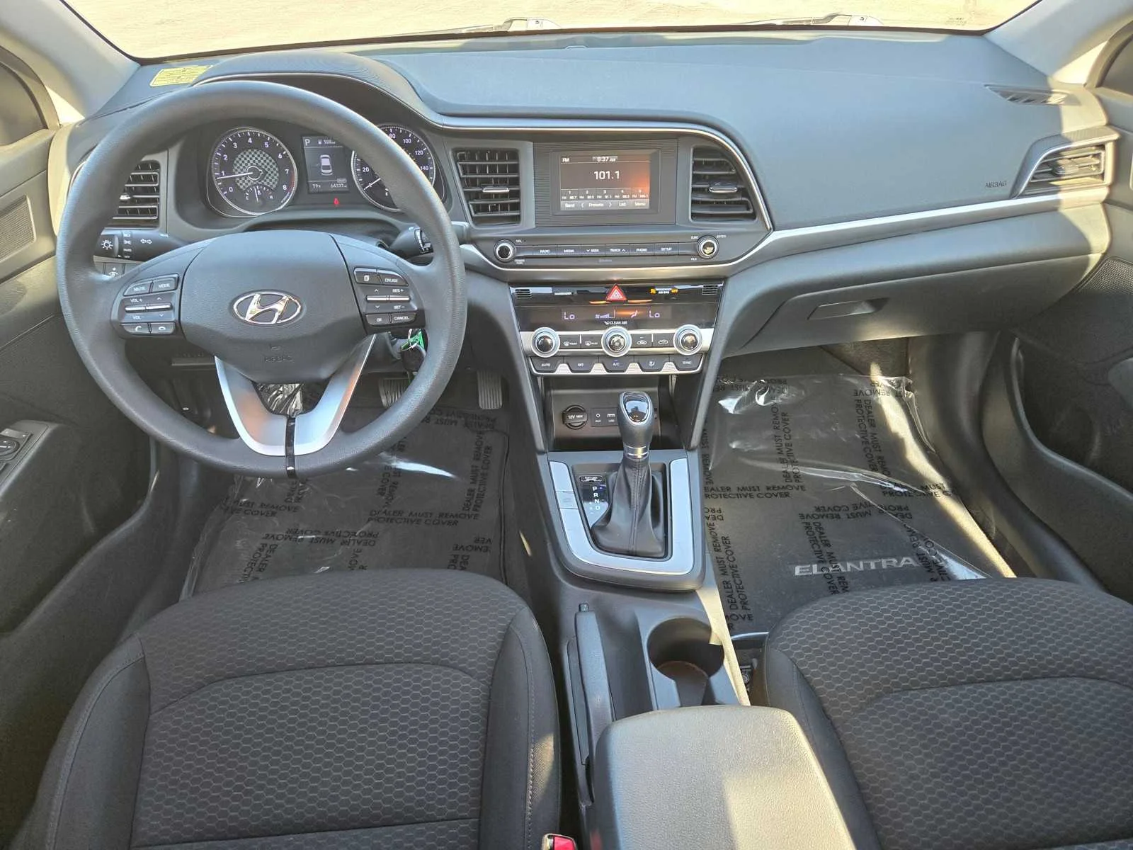 Used 2020  Hyundai SE image 9