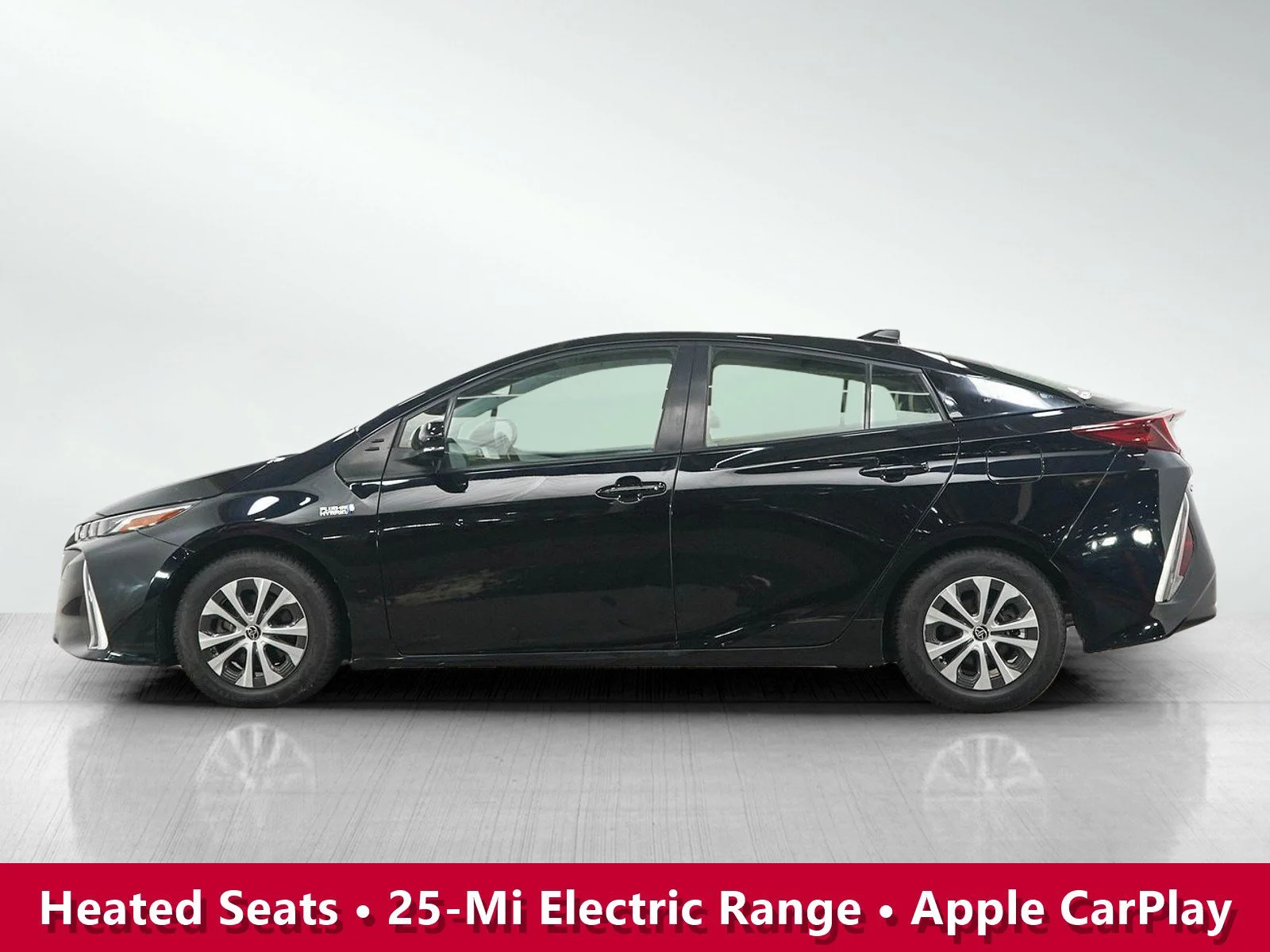 Used 2022 Toyota Prius Prime XLE with VIN JTDKAMFP3N3227786 for sale in Burnsville, Minnesota
