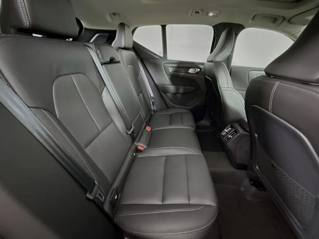 2026 Volvo XC40 Plus - Photo 23