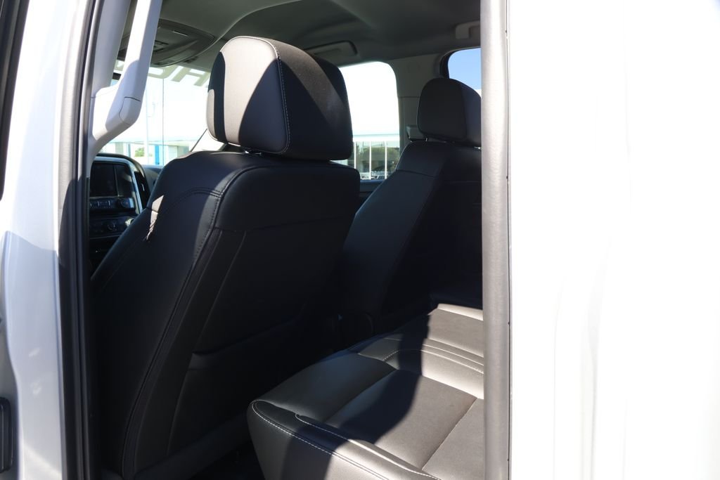Used 2018 Silver Chevrolet LT image 36