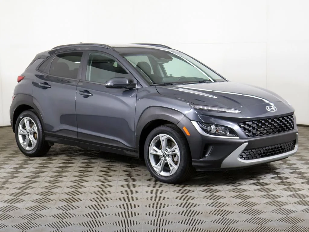 Used 2022 Gray Hyundai SEL image 2