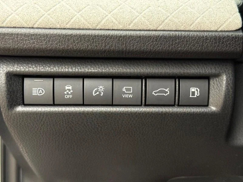 2026 Toyota Camry XLE - Photo 18