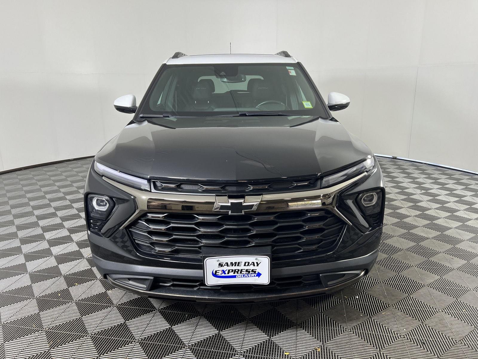 Used 2024 Mosaic Black Metallic Chevrolet ACTIV image 30