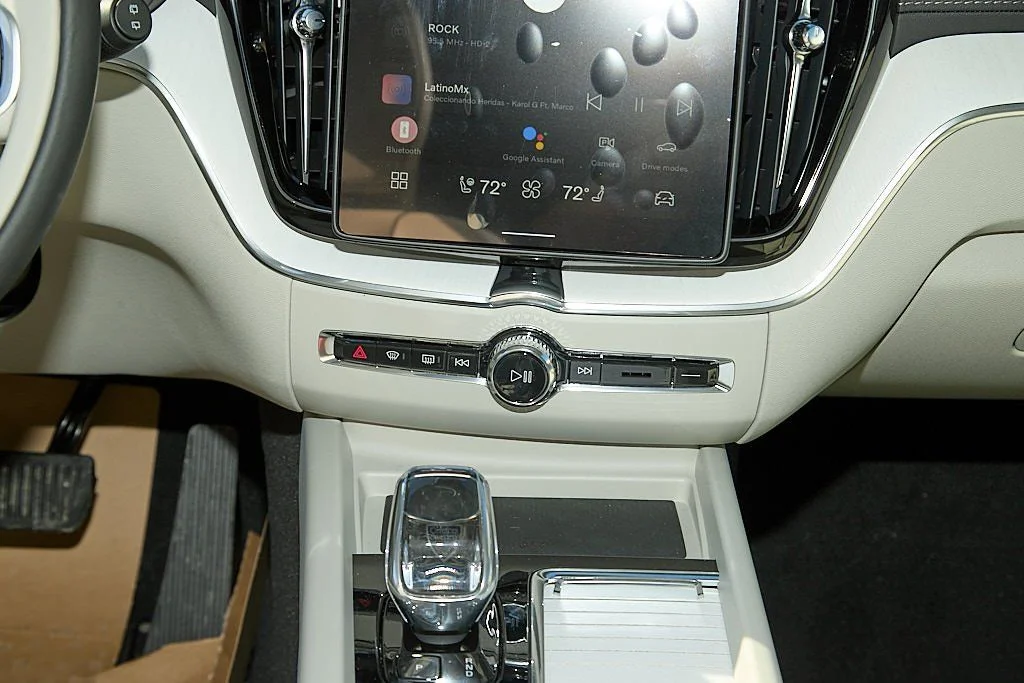 New 2026 Vapour Grey Volvo Ultra image 28