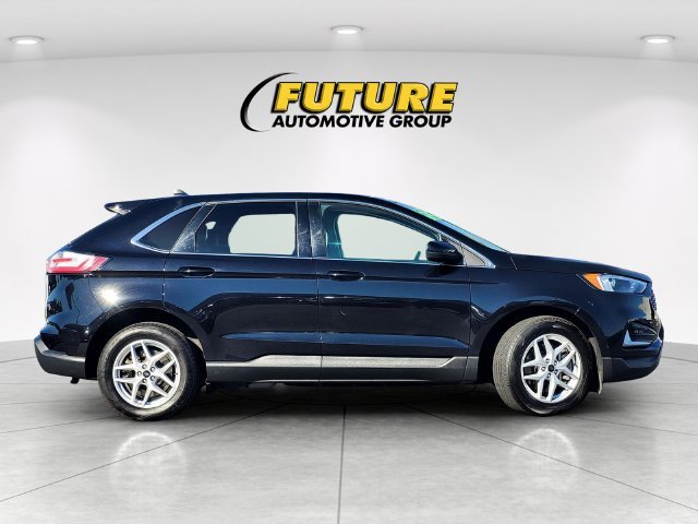 Used 2024 Black Ford SEL image 3