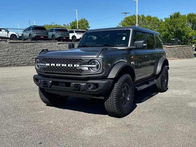 Used 2025 Gray Ford Badlands image 9