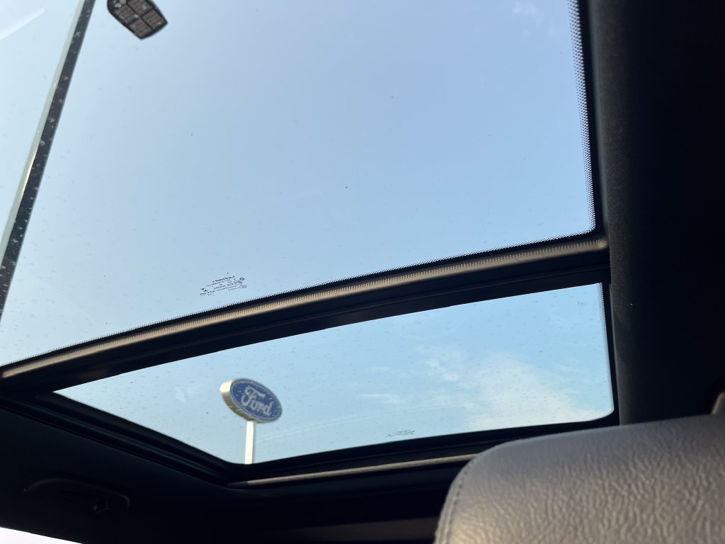 Used 2022 White Jeep High Altitude image 22