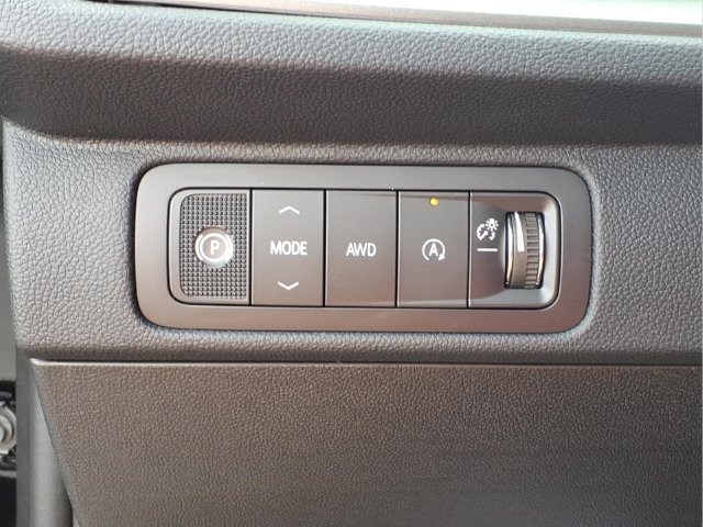 New 2027 Mosaic Black Metallic Chevrolet LT image 12