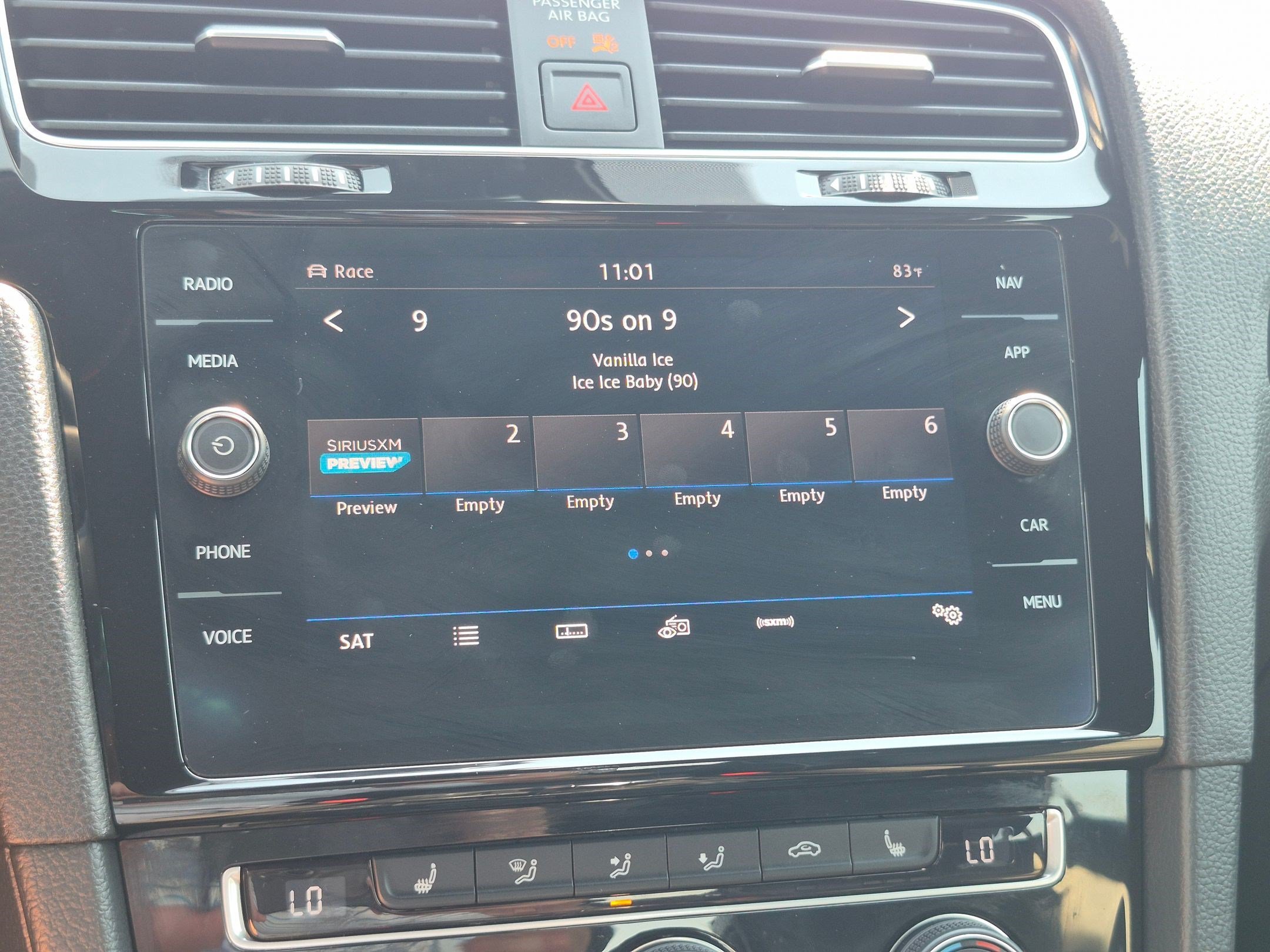 Used 2019 Oryx White Pearl Volkswagen DCC & Navigation 4Motion image 22