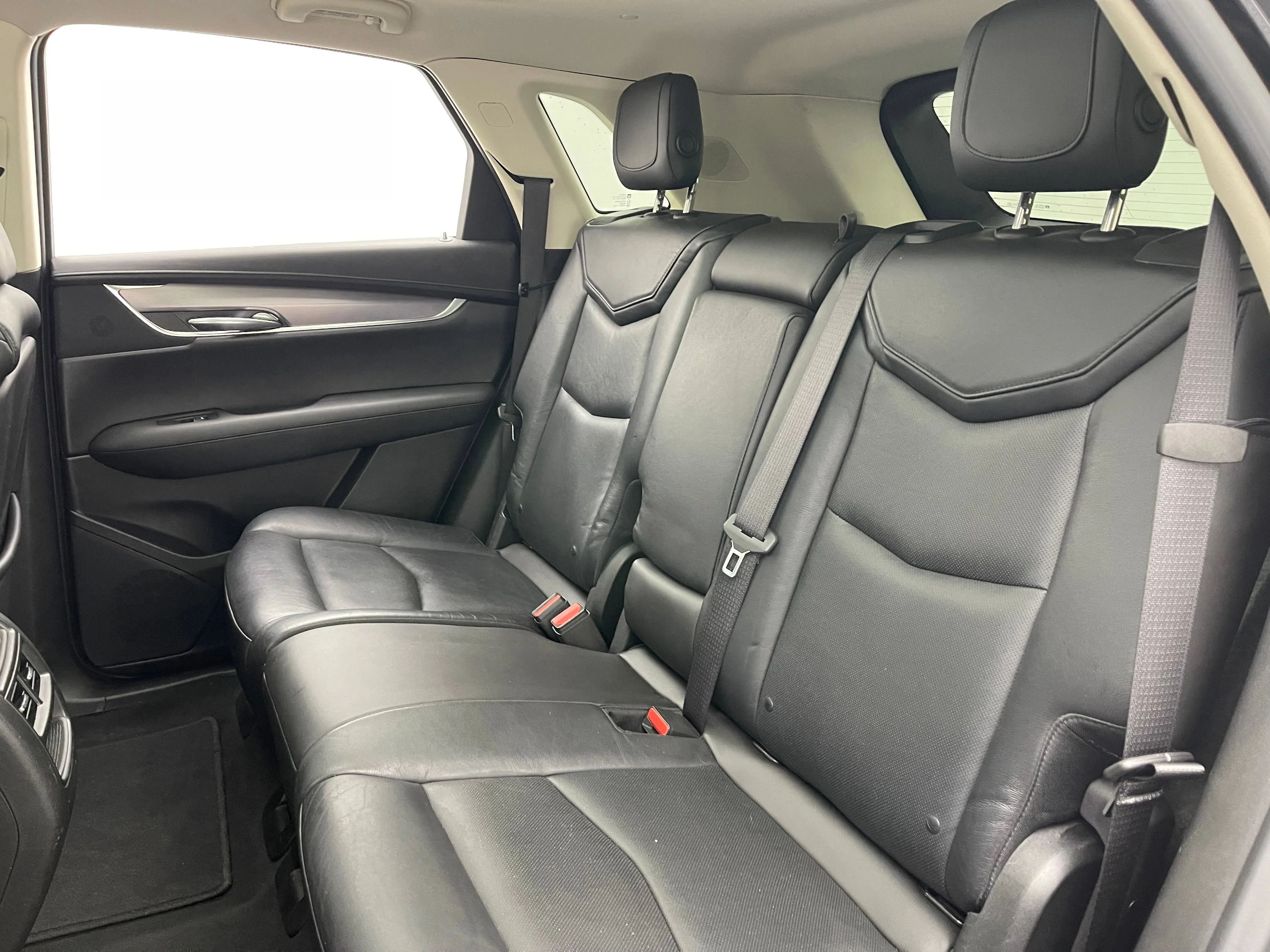 Used 2017 STELLAR BLACK METALLIC Cadillac Luxury AWD image 40