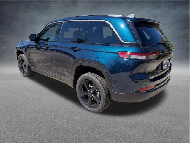 New 2027 Fathom Blue Pearl-Coat Paint Jeep Limited image 6