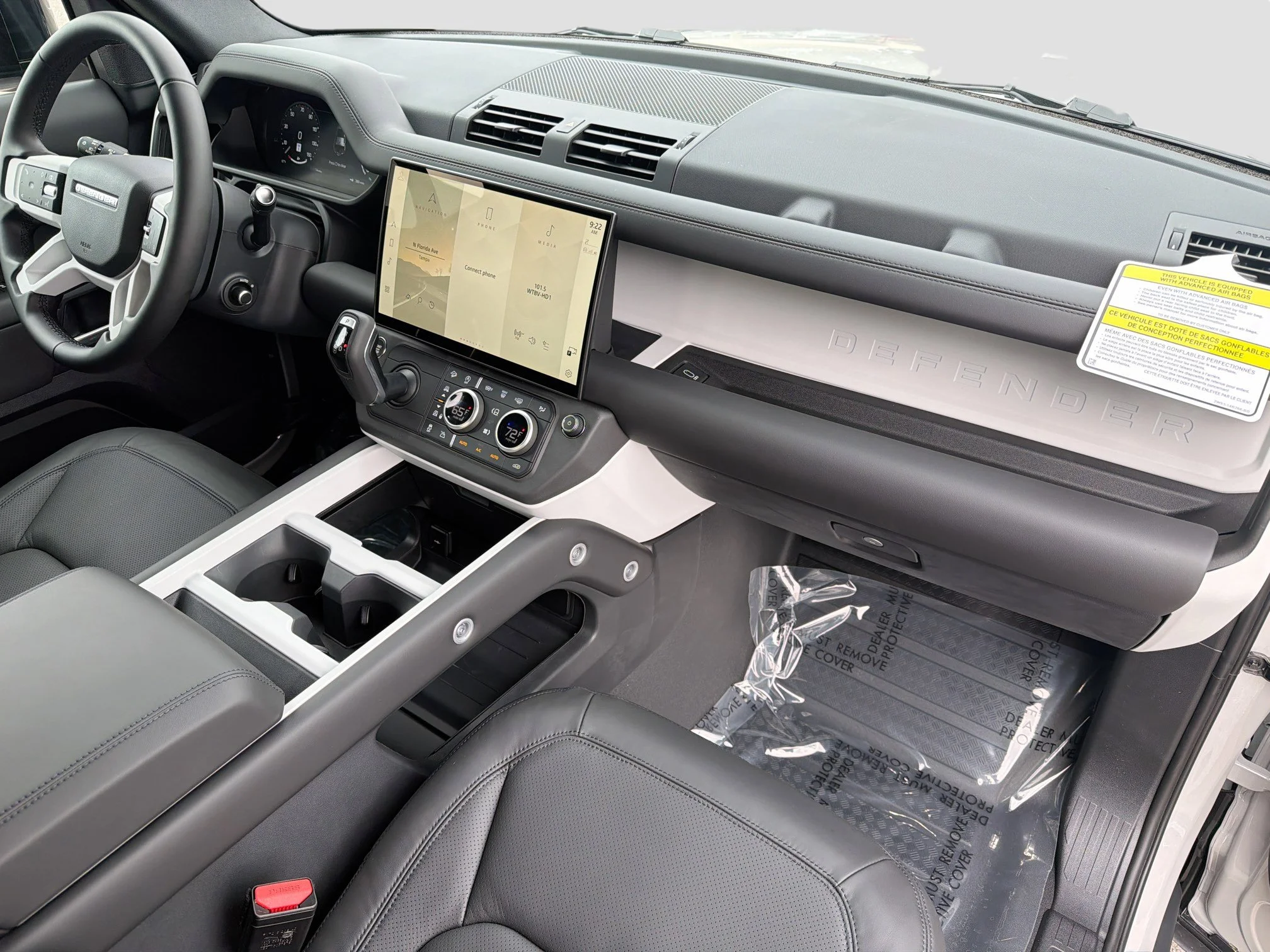 New 2026 Borasco Grey Metallic Land Rover X-Dynamic SE image 13