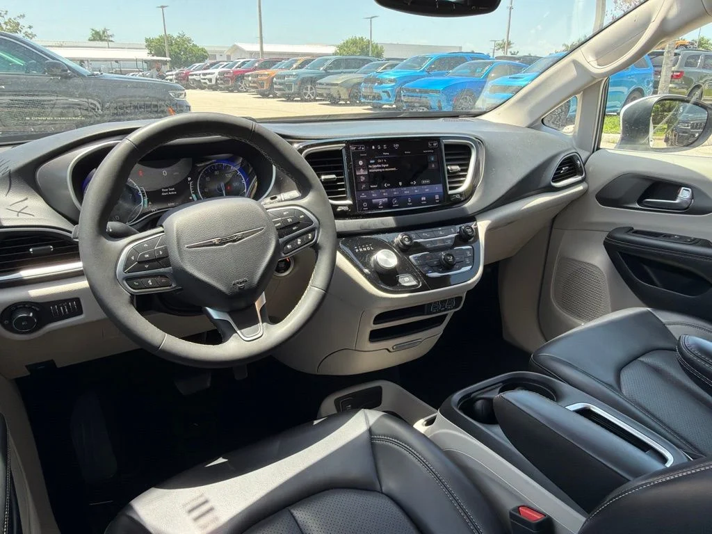 Certified Used 2023 White Chrysler Touring L image 5