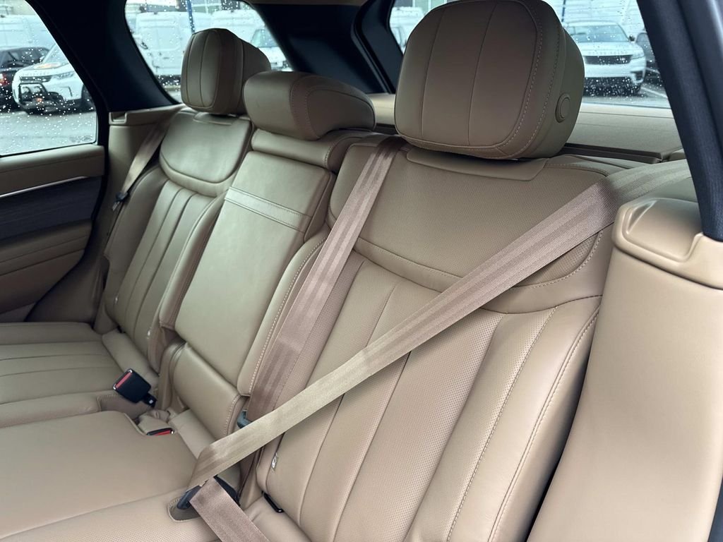 2025 Land Rover Range Rover SE - Photo 14