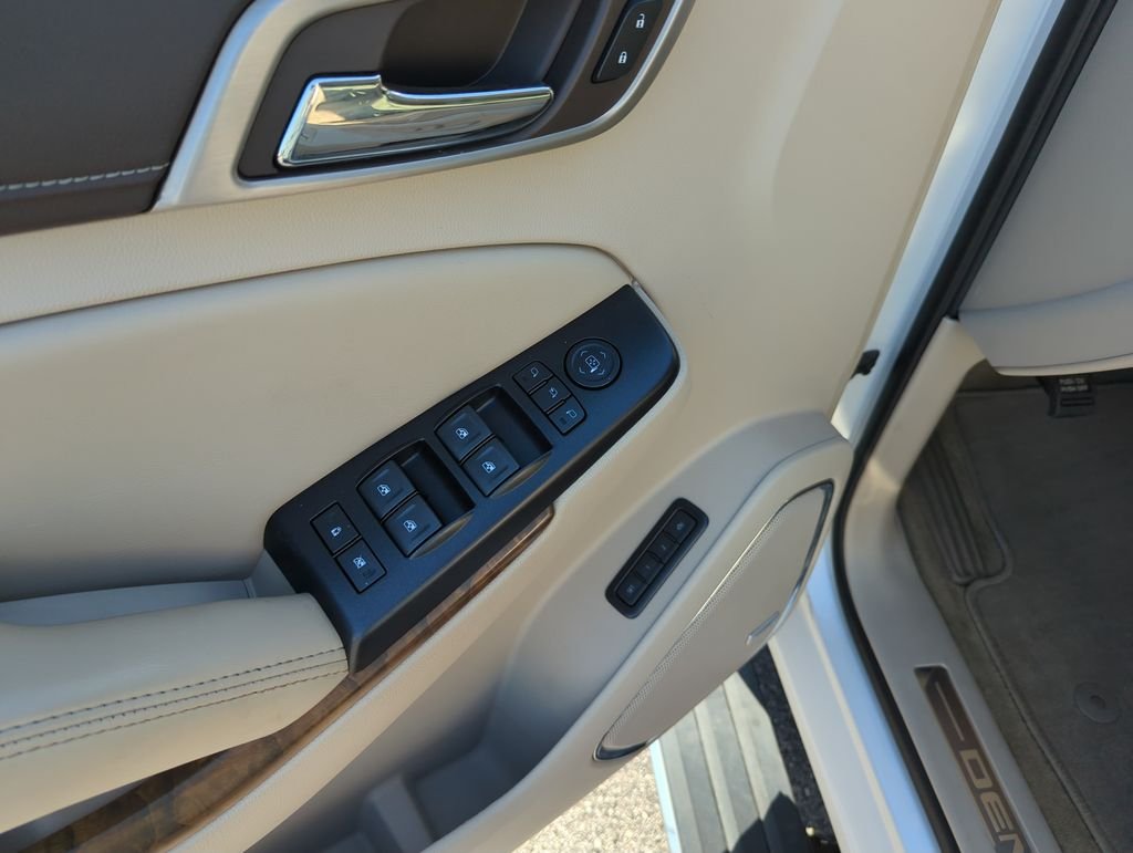 Used 2019 White GMC Denali image 18