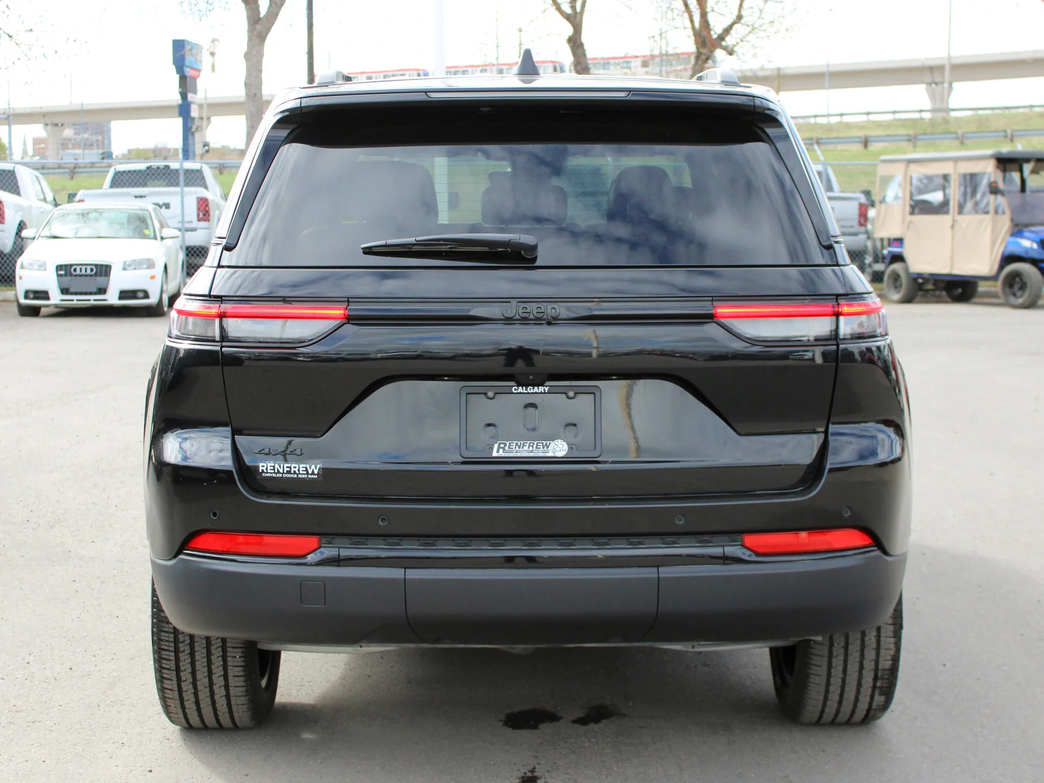 Certified Used 2025 Black Jeep Altitude * V6 | Heated Seats | Trailer Tow Package  | Wireless Charger | Sunroof | Adaptive Cruise image 15