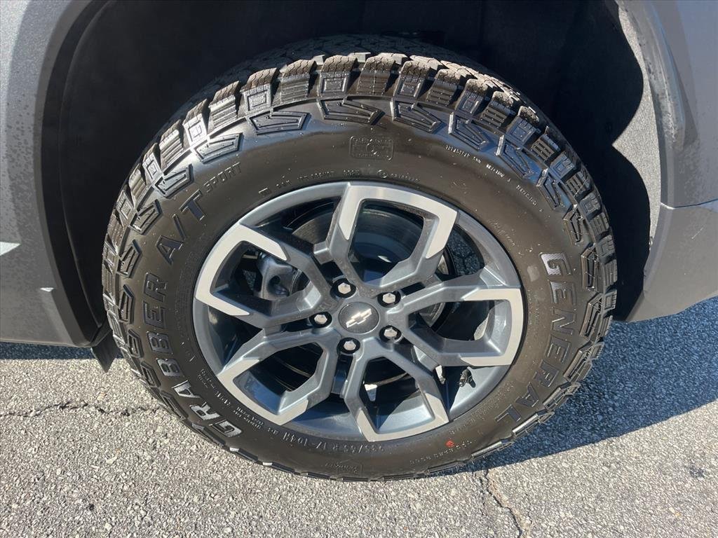New 2026 Mosaic Black Metallic Chevrolet ACTIV image 31