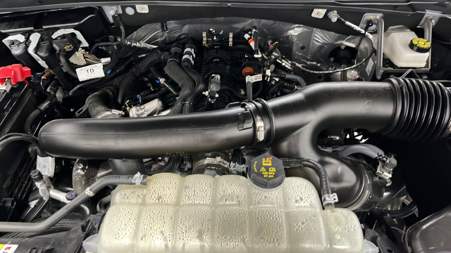 Used 2025 Gray Metallic Ford Tremor image 28
