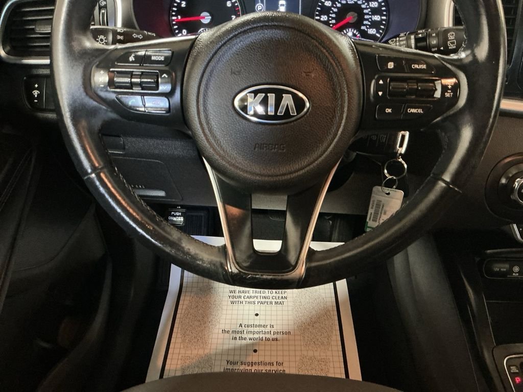 Used 2016 Red Kia LX image 18