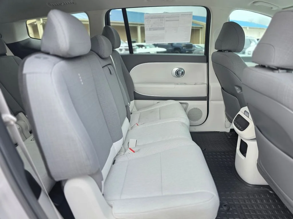 New 2026 Cyber Gray Hyundai SE image 17