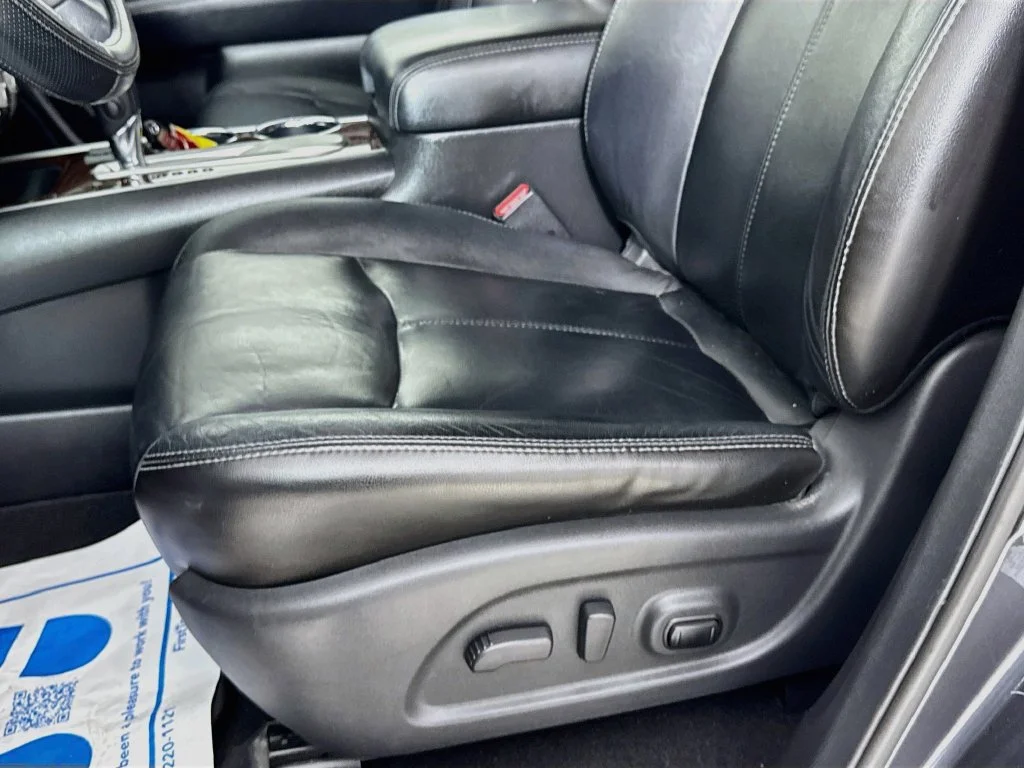 Used 2013 Dark Slate Nissan SL image 24