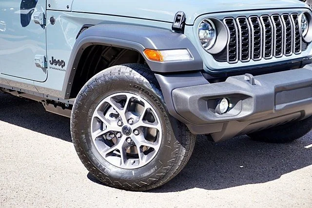 New 2026 Anvil Clear-Coat Exterior Paint Jeep Sport S image 4
