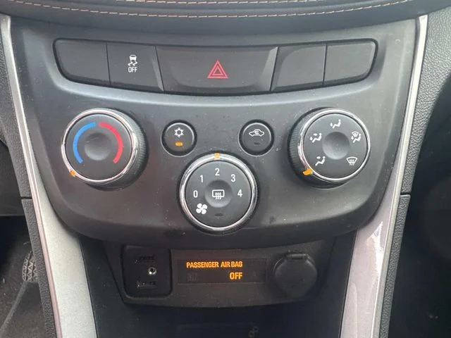 Used 2022 Summit White Chevrolet LT image 45