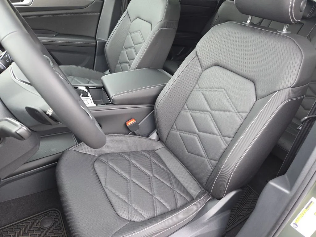 New 2026 Avocado Green Pearl Volkswagen 2.0T SE w/Technology image 10