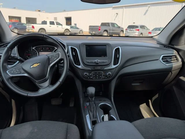 Used 2022 BLUE GLOW METALLIC Chevrolet LT image 15