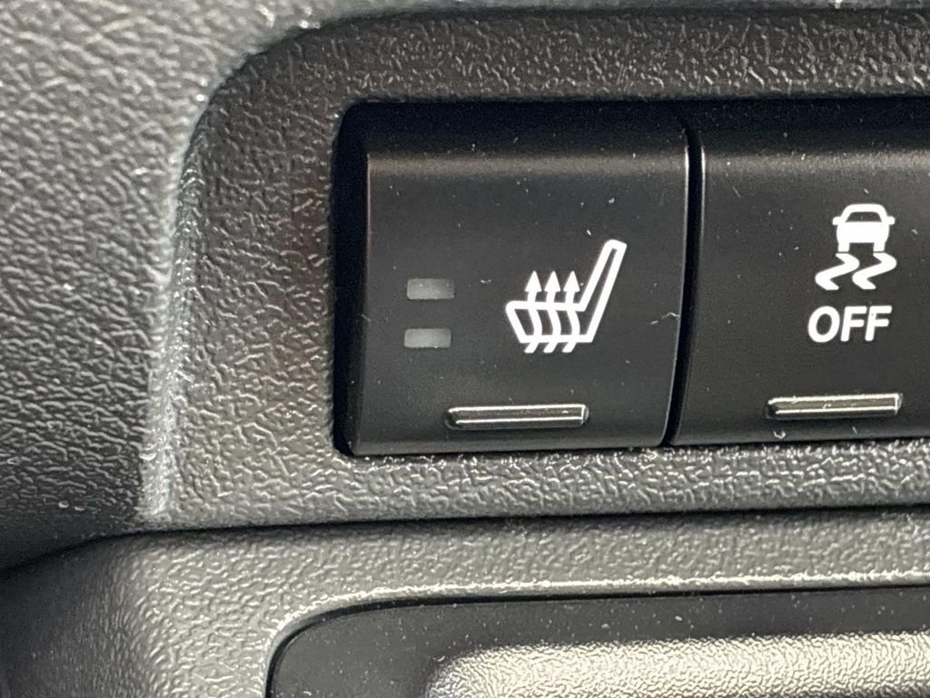 Used 2017 Gray Jeep Latitude image 27