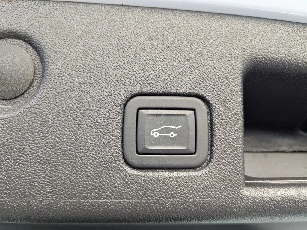 Used 2024 White Chevrolet LT image 14