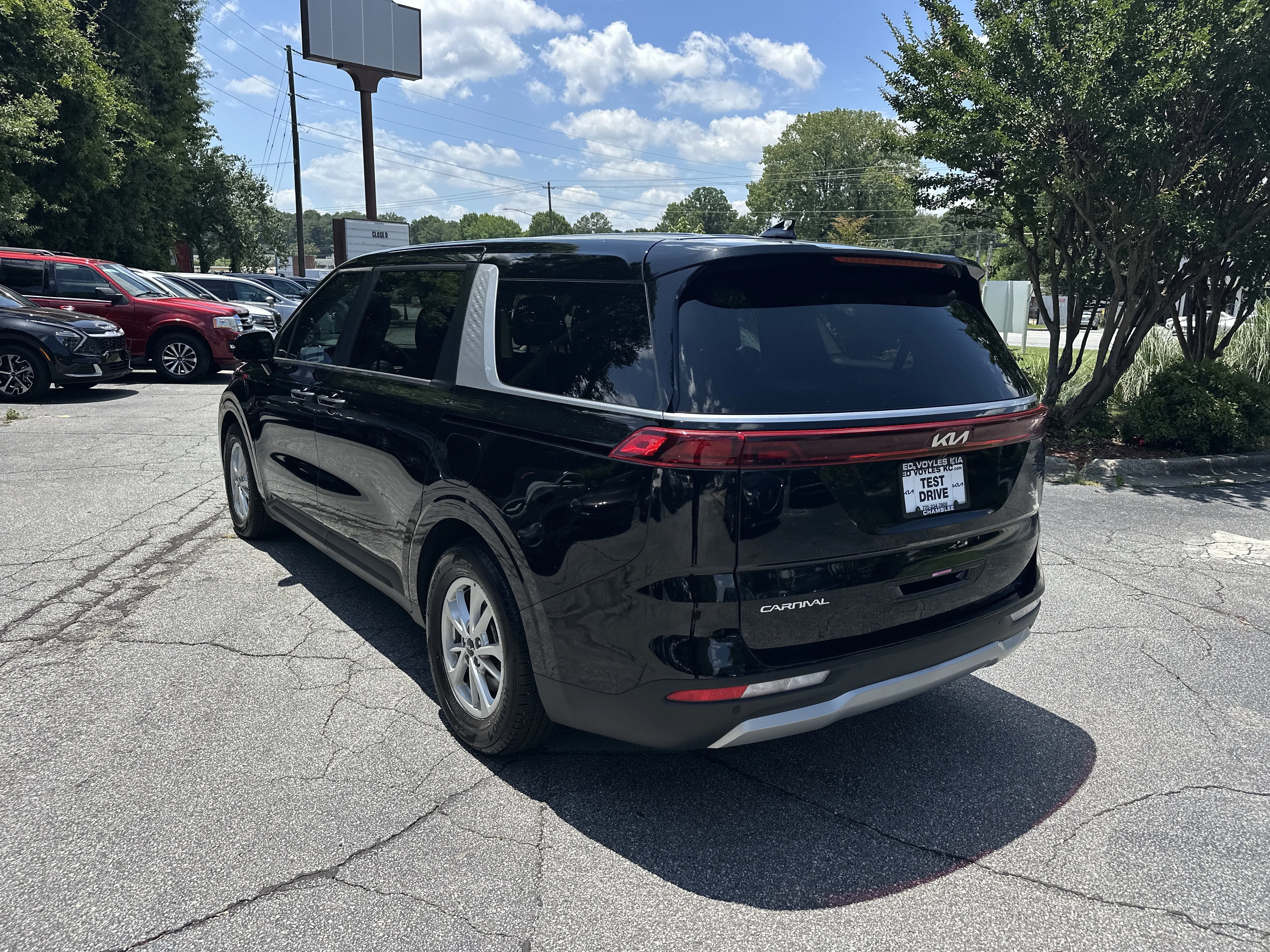 Certified Used 2024 Aurora Black Pearl Kia LX image 8