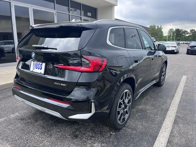 New 2025 Black Sapphire Metallic BMW xDrive28i image 3