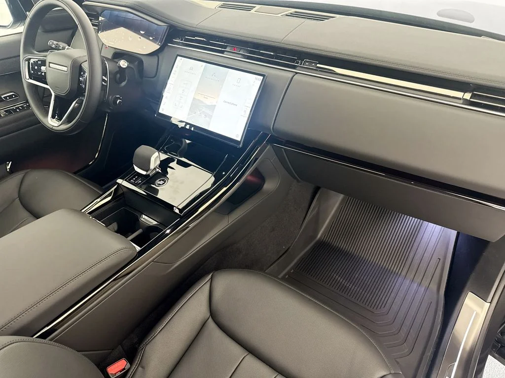 New 2026 Carpathian Grey Land Rover SE image 29