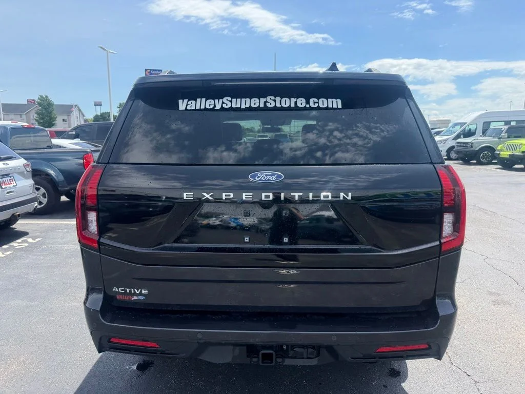 New 2026 Dark Matter Gray Metallic Ford Active image 4