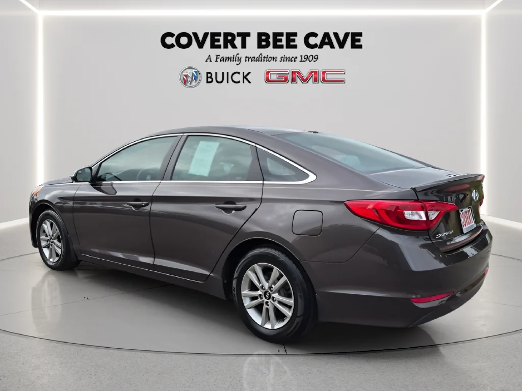 Used 2015 Brown Hyundai SE image 7